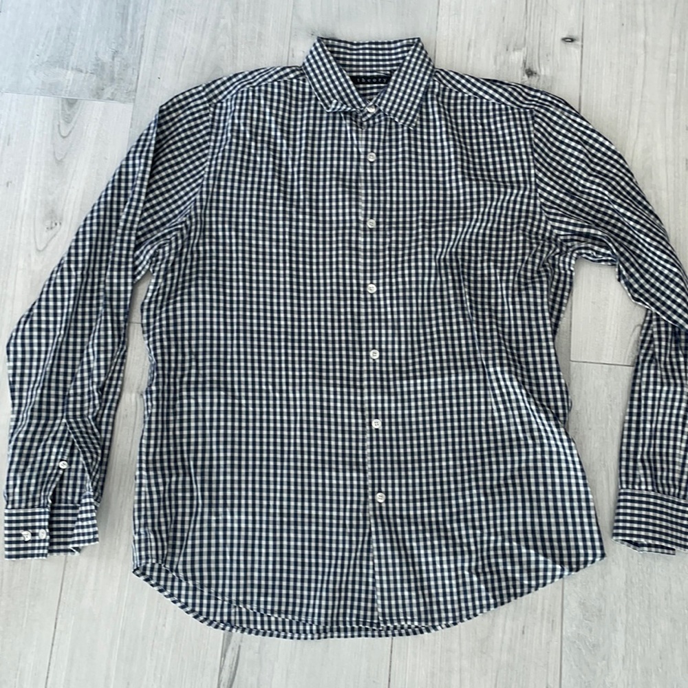 Like new Men’s Theory dress shirt
